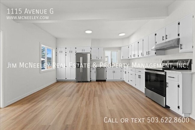 Building Photo - 1115 Avenue G