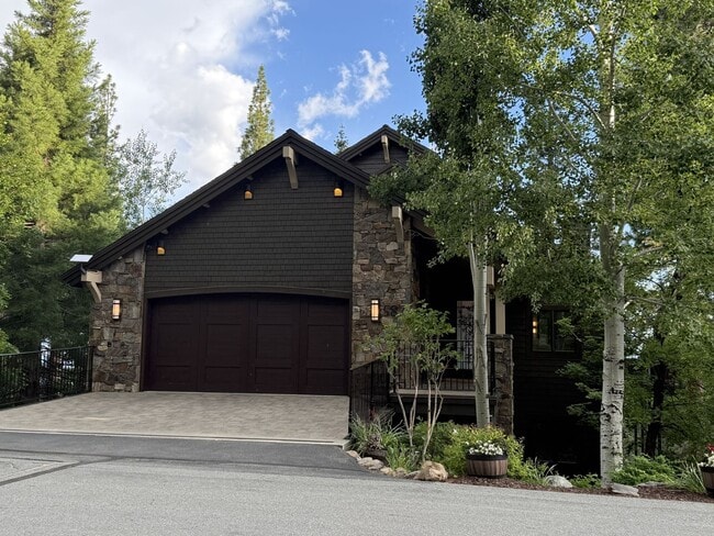 Building Photo - Tahoe Elegance