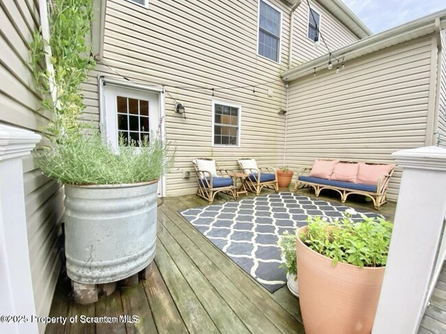 Building Photo - 103 Wisteria Ln