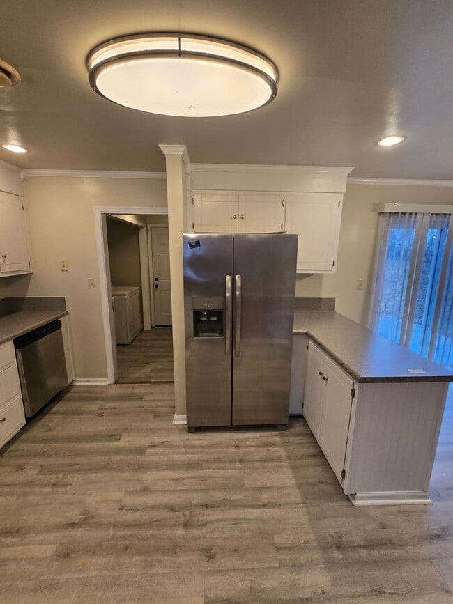 Building Photo - 3 BR House in S. Chesterfield - Available Now!