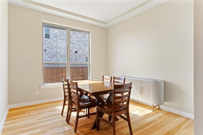 Building Photo - 1228 Sapphire Ln