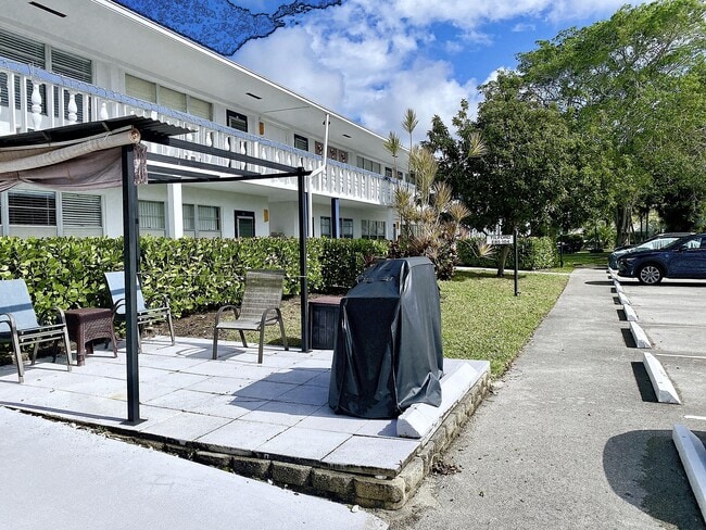 Building Photo - 98 Tilford Pl