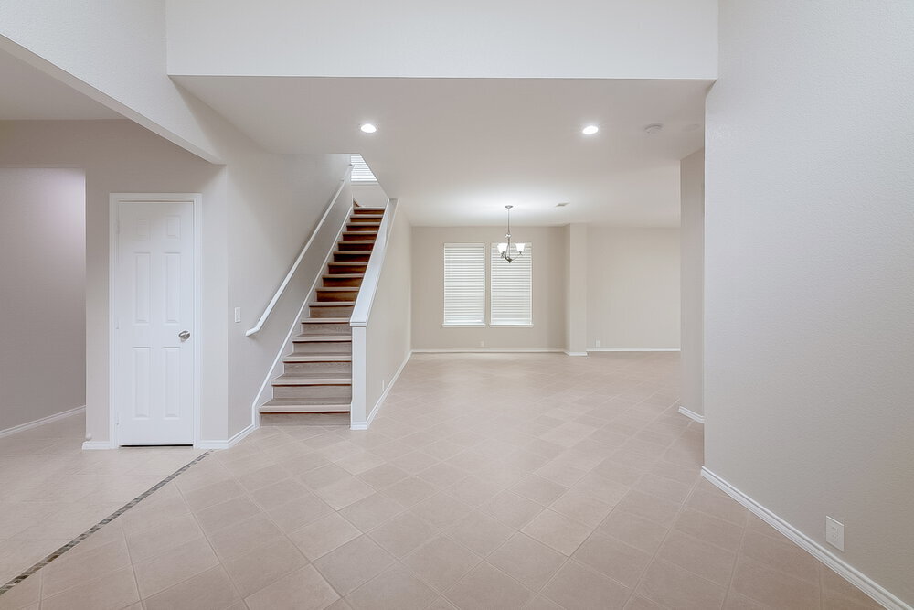 Building Photo - 26138 Flinton Dr