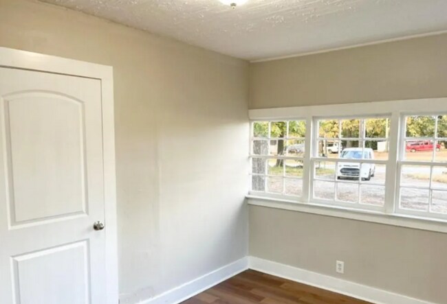 Building Photo - 4874 Hale Rd