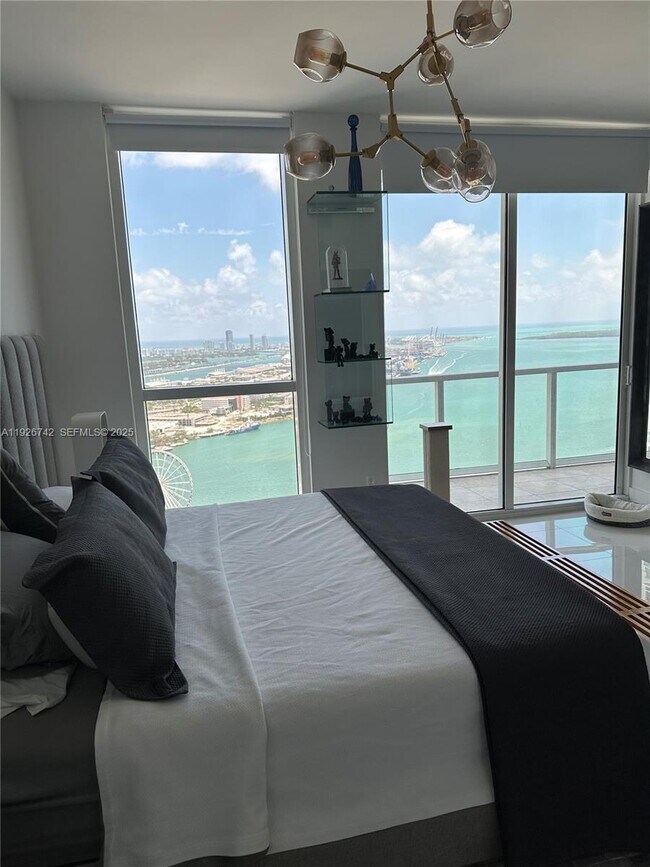 Building Photo - 253 NE 2nd St