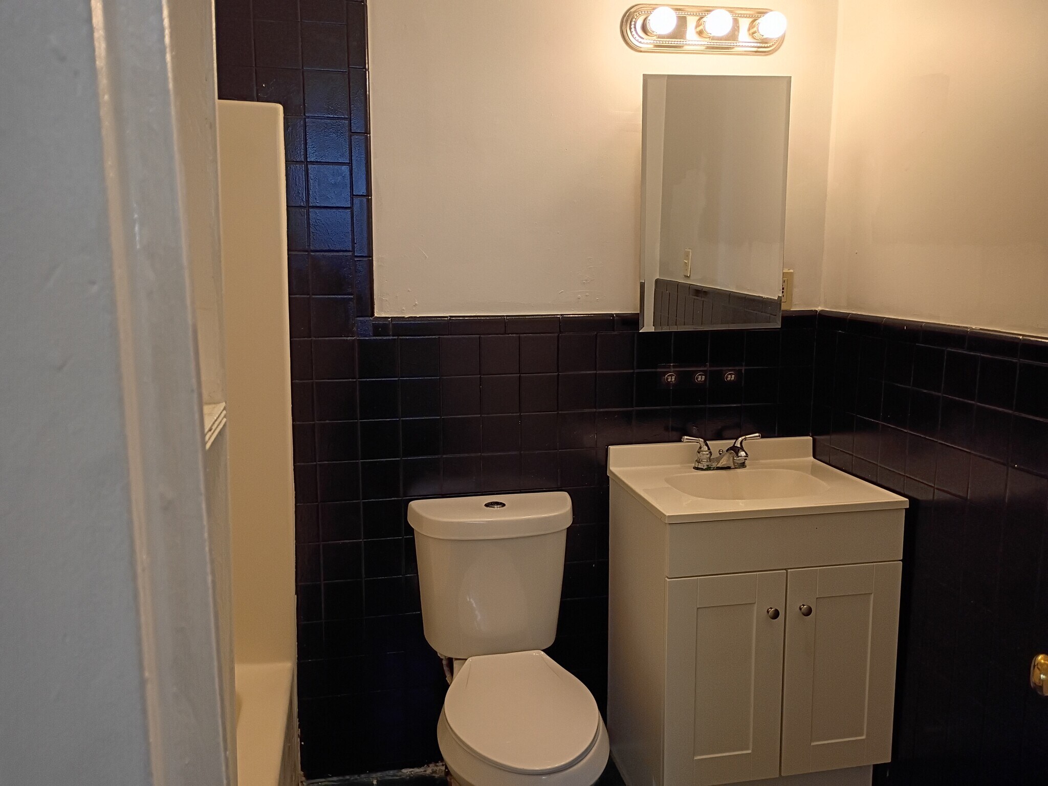 Building Photo - 1081 Arlington Ave SW