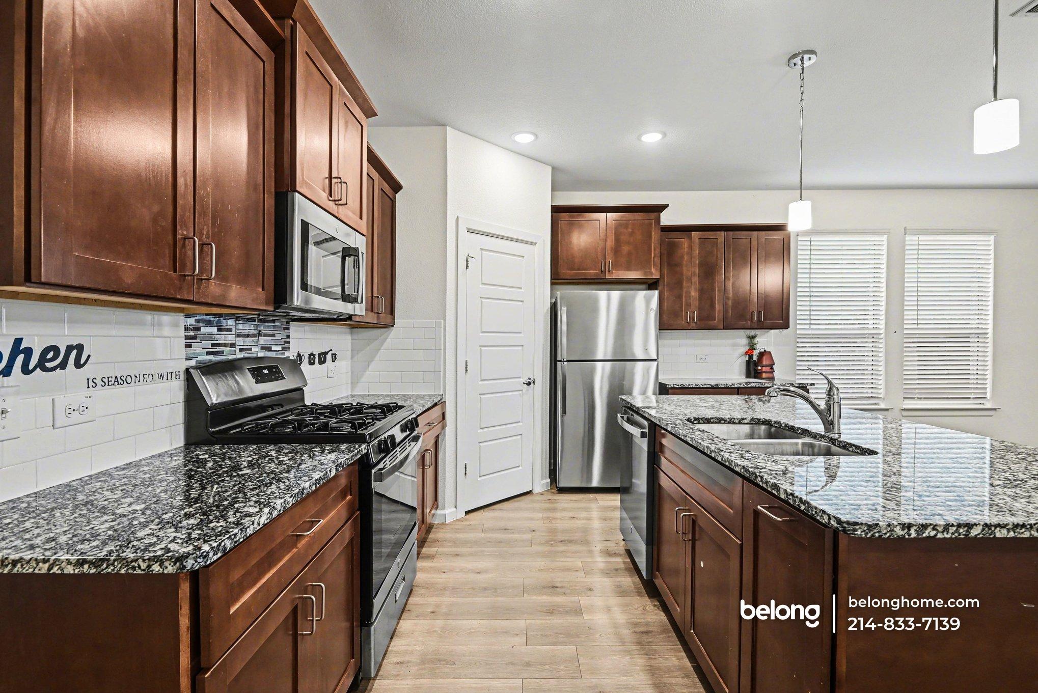 Building Photo - 5458 Ridgeway Dr