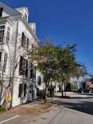 Building Photo - 3 BD DOWNTOWN Single Family House