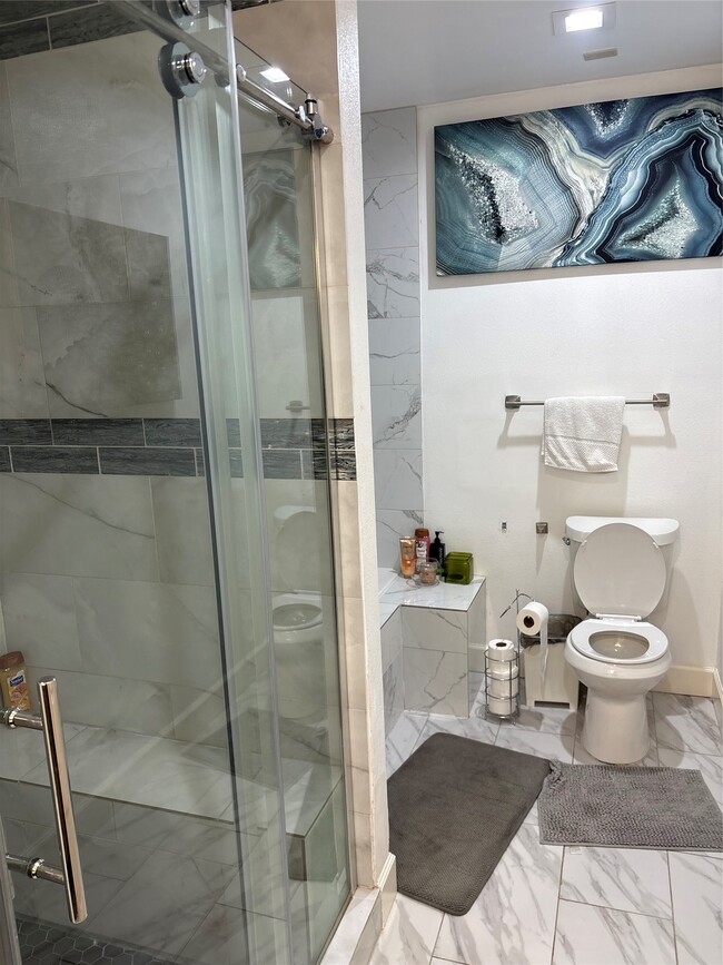 Building Photo - 3021 Gray St