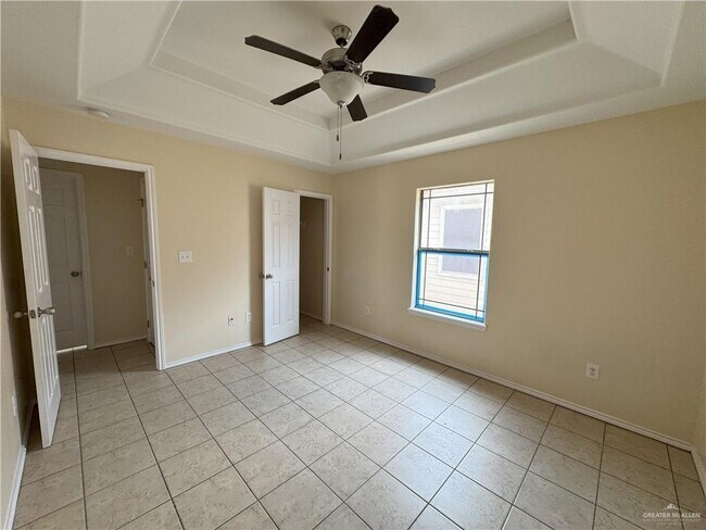 Building Photo - 31 N Linares St