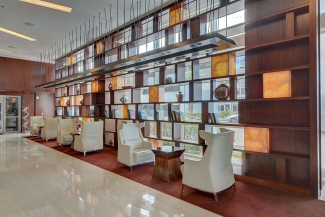 Building Photo - Fully Furnished 2 Bedroom 2 Bath High Rise with Strip Views