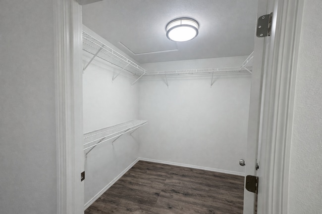 Building Photo - Freshly Updated 4-Bedroom Kennewick Rental – Available Now