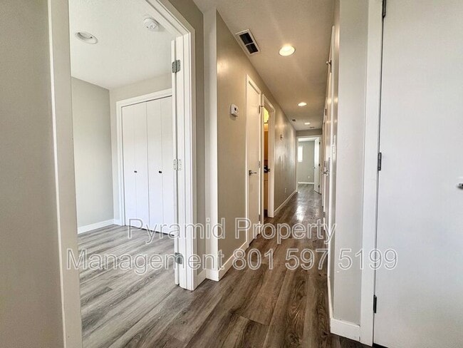 Building Photo - 1257 E 5600 S