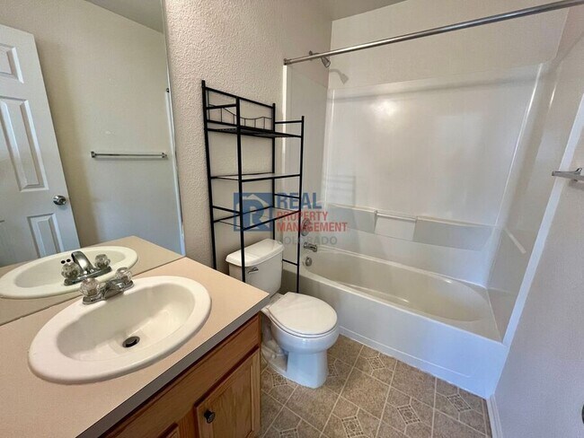 Building Photo - 15612 E 96th Way