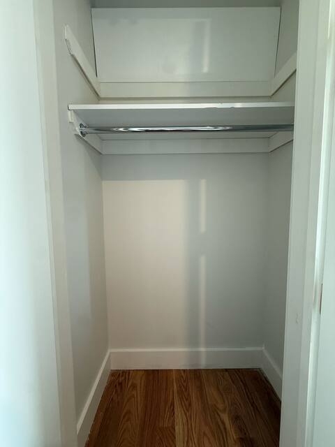 Building Photo - Furnished room/NOT APARTMENT