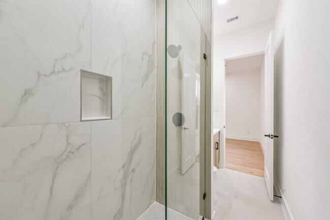 Building Photo - 3810 Ennis St