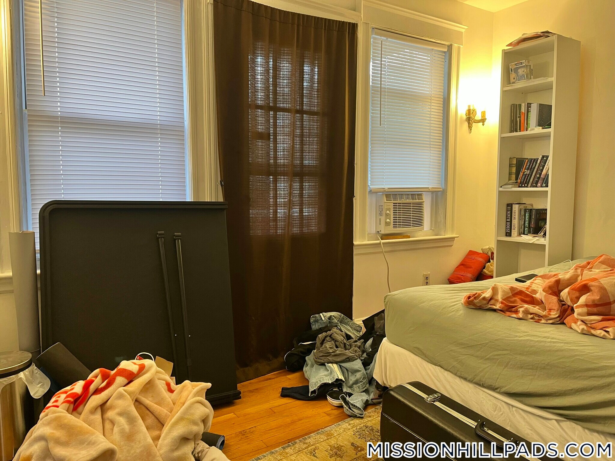 Building Photo - 2 Mission St