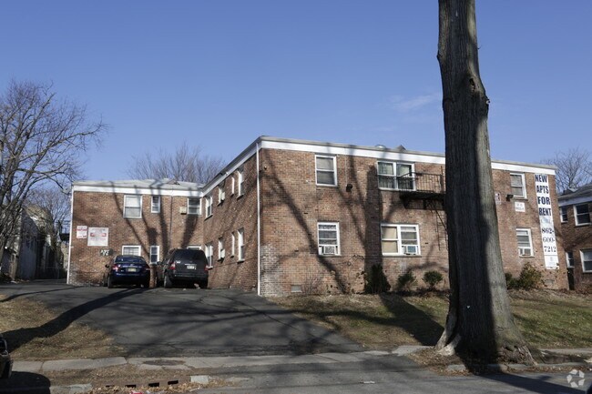 Building Photo - 47-61 Bross Pl