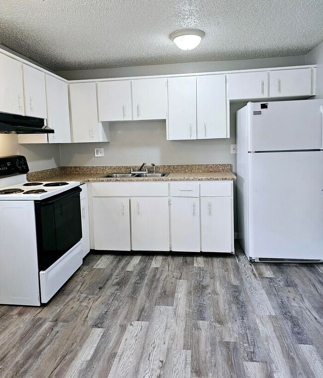 Building Photo - 2-Bed, 1-Bath Home for Lease!