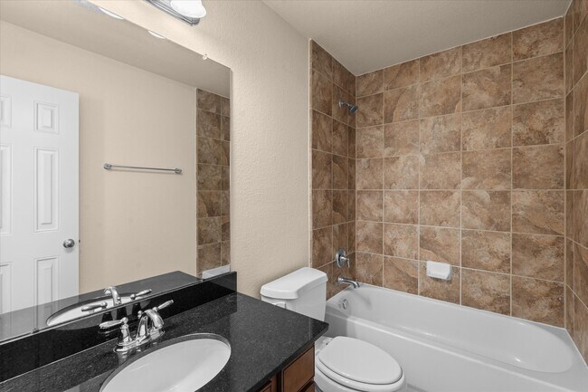 Building Photo - 3318 Clearview Villa Way