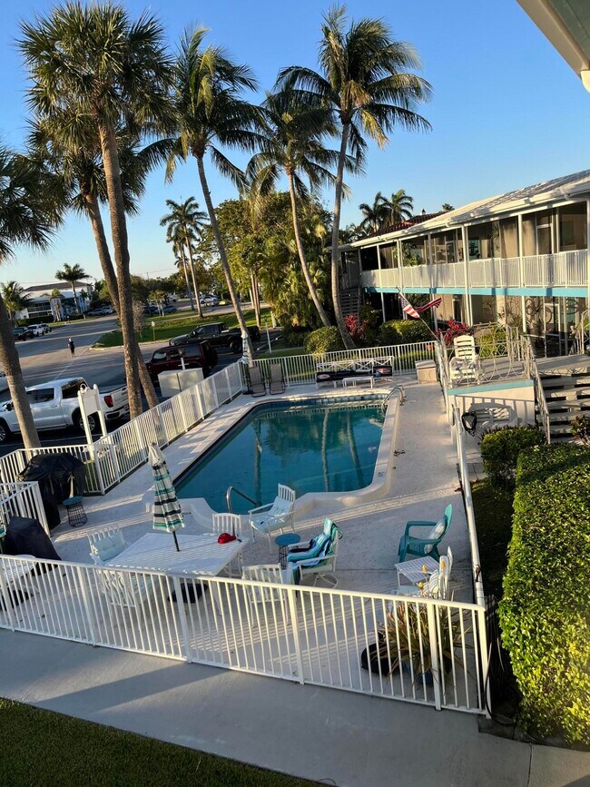 Building Photo - 2748 NE 28th Ave