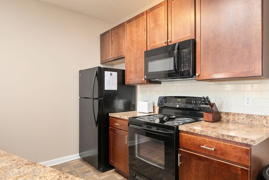 Building Photo - 3960 Knapford Dr