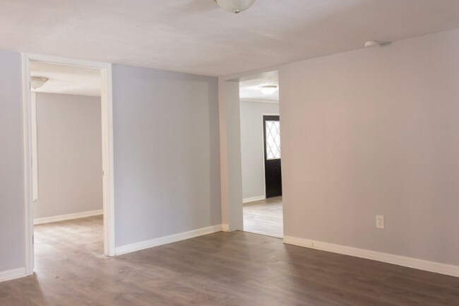 Building Photo - 328 Sharps Creek Rd