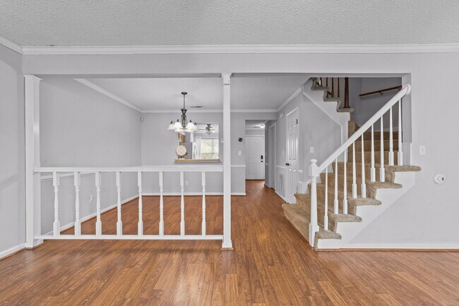 Building Photo - 802 Nottaway Dr