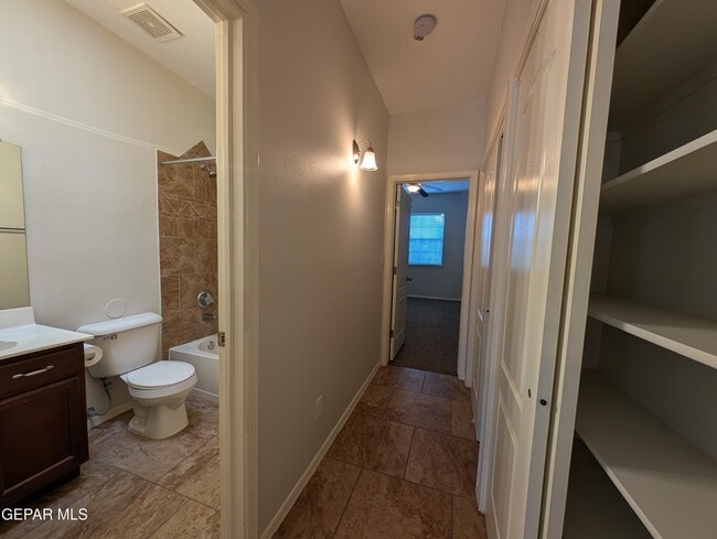 Building Photo - 6140 Sara Suzann Ln