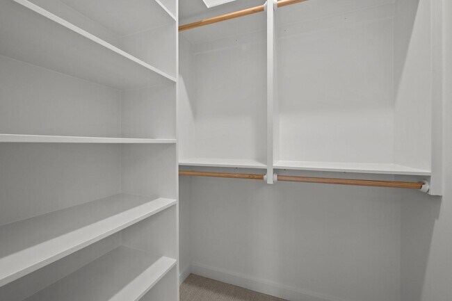 Building Photo - Stunning New Construction Home in the Hear...