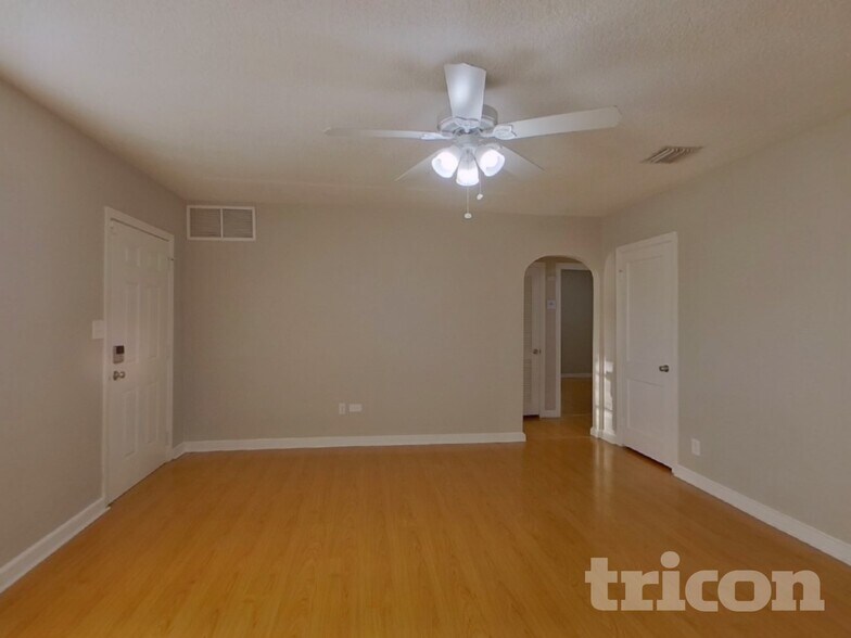 Building Photo - 612 Yelvington Ave