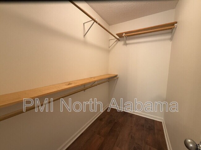 Building Photo - 111 Turnstone Ct SW