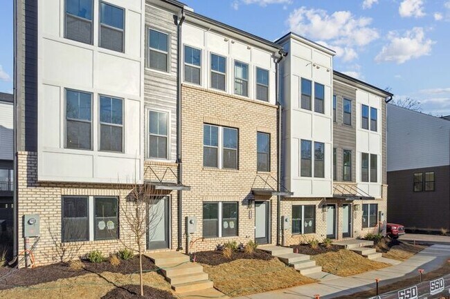 Building Photo - High-End 2BR Townhome | Rooftop Terrace + 2-Car Garage | 24-Unit Commnity