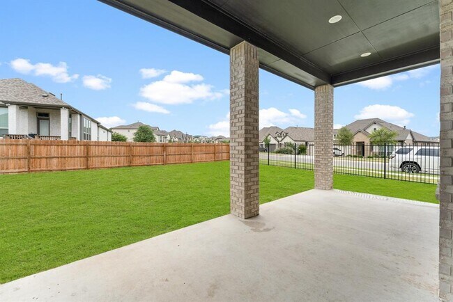 Building Photo - 22600 Fountaingrass Ln