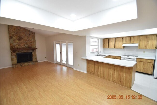 Building Photo - 4008 Briarlake Dr