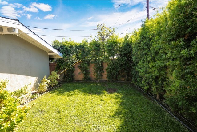 Building Photo - 526 N Emerald Dr