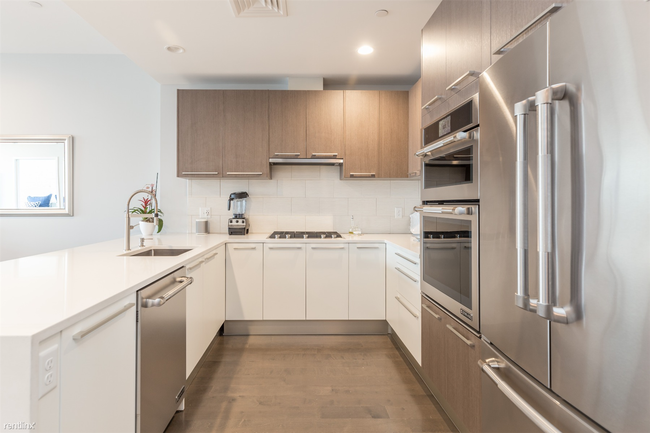 Building Photo - 2 br, 2 bath  - 150 Dorchester Ave Apt 611