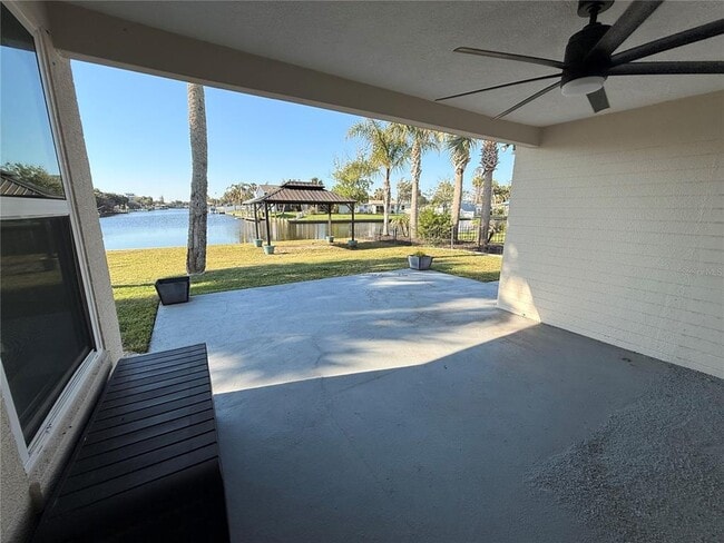 Building Photo - 360 Palm Cir