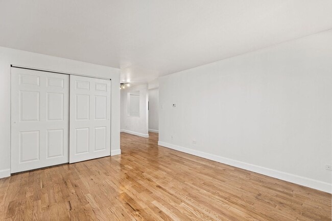 Building Photo - Condo with Mountain Views Near Wash Park &...