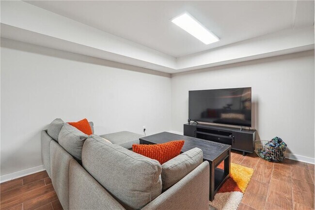 Building Photo - 3483 Glensford Dr