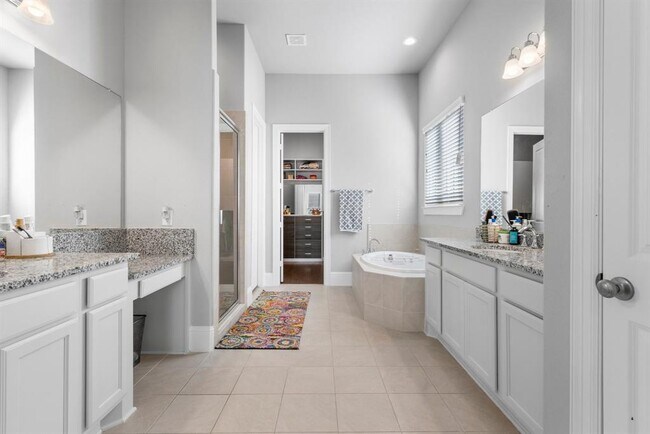 Building Photo - 2311 Pale Star Dr
