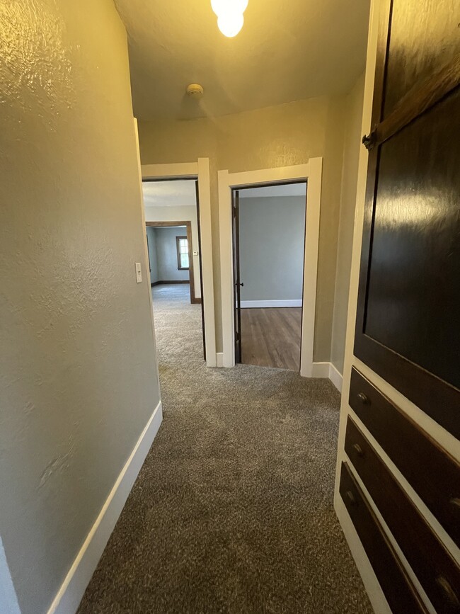 Building Photo - 4104 N Lockwood Ave