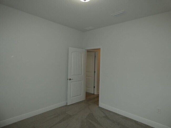 Building Photo - 5643 Lafayette Ct