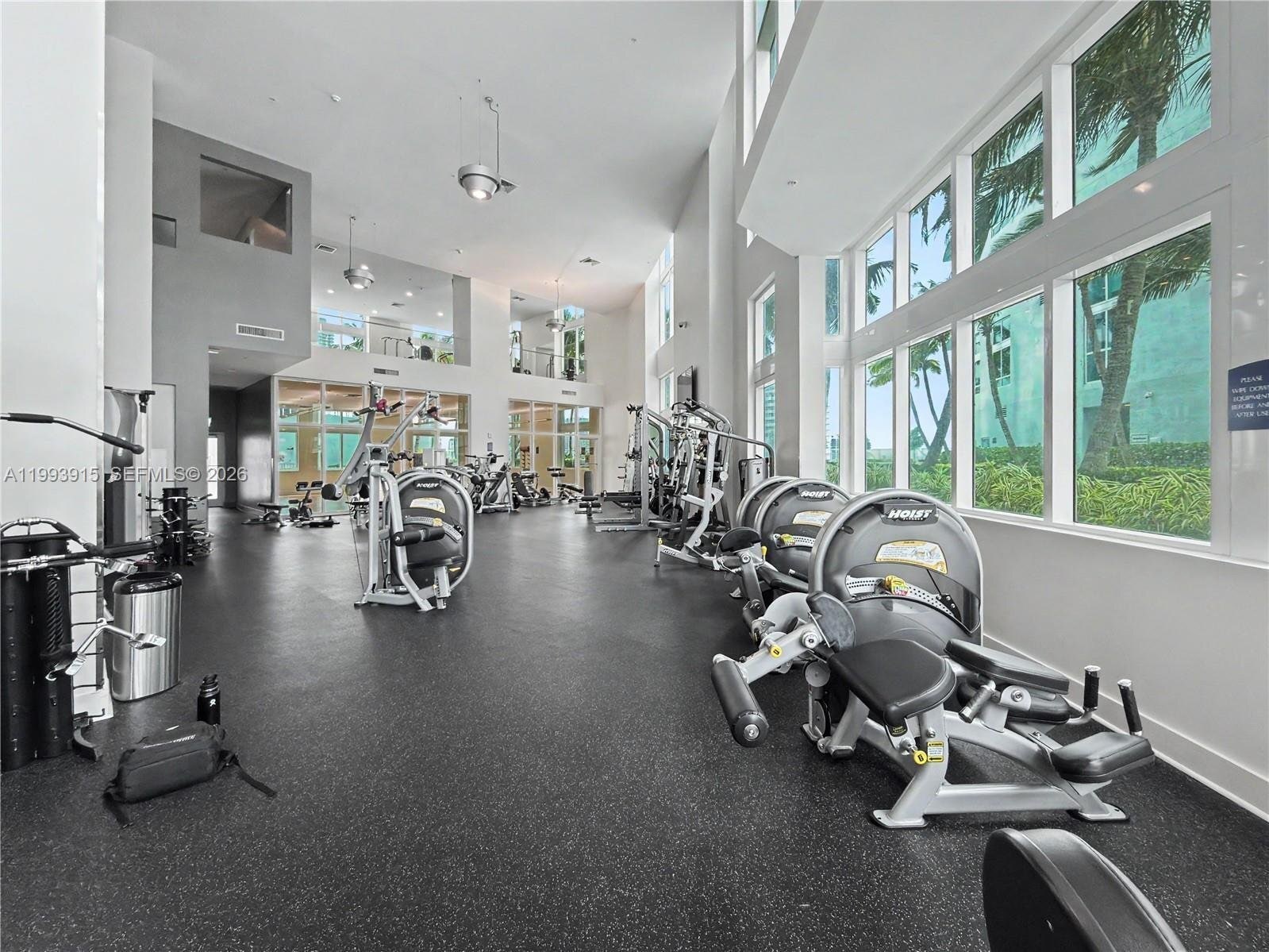 Building Photo - 1900 N Bayshore Dr