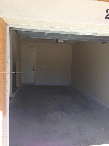 Building Photo - 690 Amador Ln