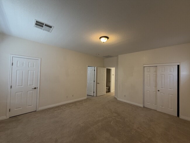 Building Photo - 4723 Killington St