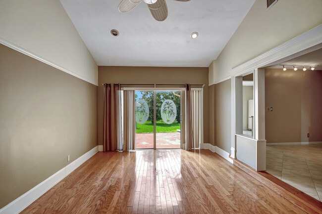 Building Photo - 15792 Philodendron Cir