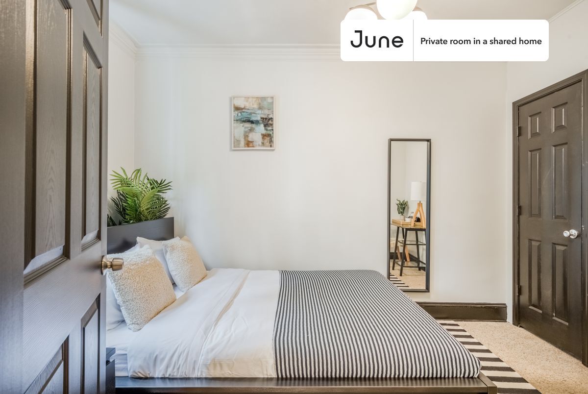 Building Photo - Room in Shared 5 bed/2 bath home in Woodley Park