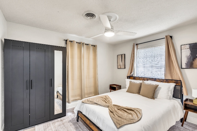 Building Photo - 4603 Lennox Dr