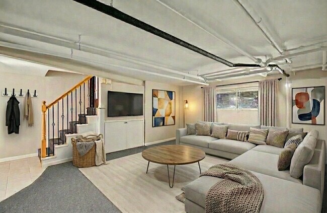 Building Photo - 2614 W Lunt Ave